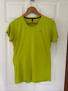 EUC 4/$20 Under Armour Neon Lime Short Sleeve Performance Shirt